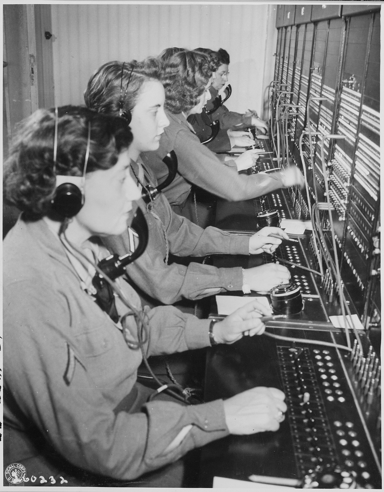 Standardistes, 1940